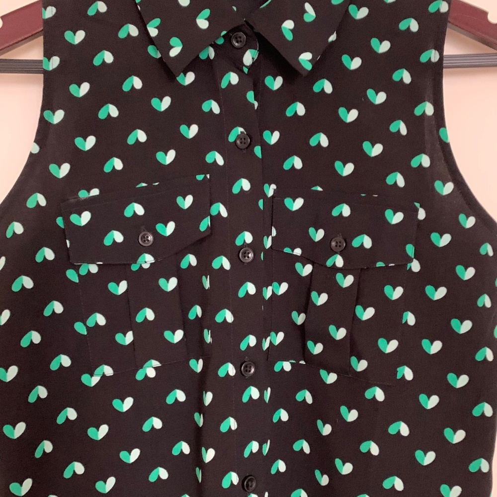 Green & White Hearts Sleeveless Button Top - Picture 6 of 11